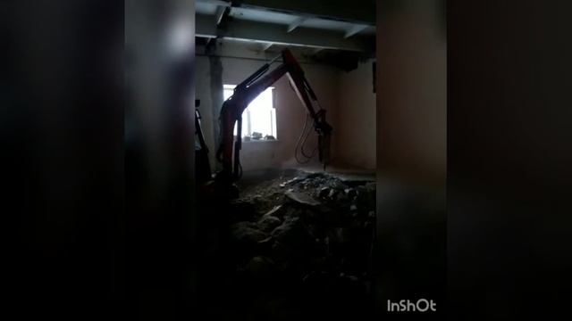 Мини экскаватор в работе гидромолот гидробур. www.arenda-spez.ru смотреть онлайн