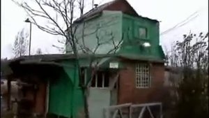 Как построить дом из хлама