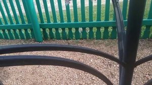 Конструкции или подставки для цветов.