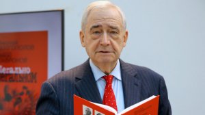 Журналисту "РГ" Николаю Долгополову присудили премию Правительства РФ в области СМИ