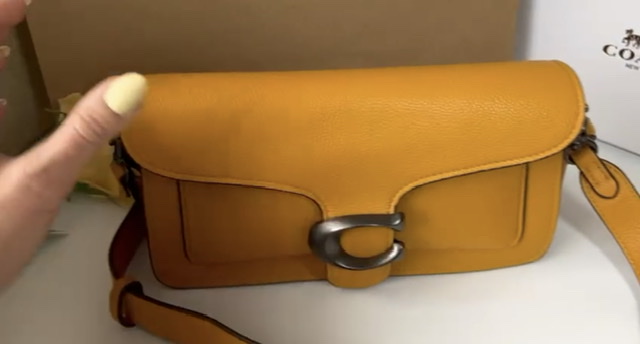 Сумка Coach tabby 26 yellow смотреть онлайн