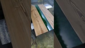 Стол с эпоксидной смолой и настоящим мхом за 3 минуты!