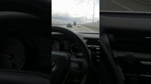 Камри 70 на проставках на дороге