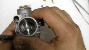 Авантис 250 чистка карбюратора, устновка мотора, запуск -  часть 3