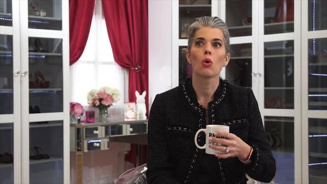 WHY GRAY HAIR IS CHANGING THE BEAUTY INDUSTRY | Nikol Johnson смотреть онлайн