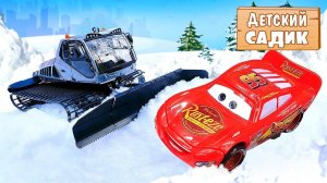 Машинки и Игры для детей в детский садик Капуки - Вспыш, Маквин и чудо машинки чистят снег