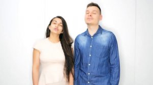 В двери закрытые поздней порой