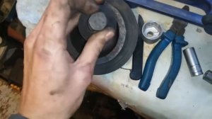 Rover 400, 45, 200, 25 - Снятие шкива коленвала / Как открутить болт шкива коленвала / Лучший спосо