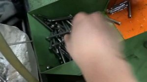 Автомат для высадки полупустотелой заклепки 1-позиционный 2х-ударный.