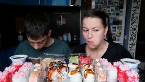МУКБАНГ ПРОБУЕМ САМЫЕ ДОРОГИЕ РОЛЛЫ/СУШИ