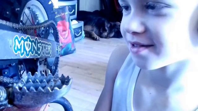 #мотокросс #мотокроссуроки MOTOCROSS / KIDS / РЕМОНТ МОТОЦИКЛА ГЛАЗАМИ РЕБЕНКА / Женя 7мь лет смотреть онлайн