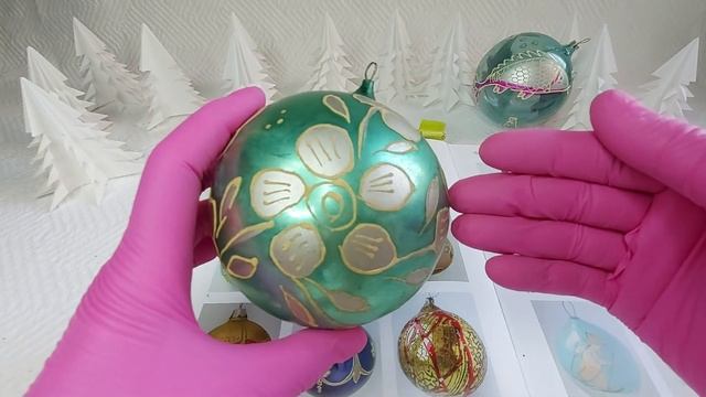 Шары с фосфорным орнаментом. Елочные игрушки СССР. смотреть онлайн