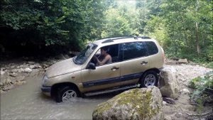 УАЗ утонул в реке гидроудар