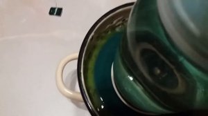 Крошево из зеленых капустных листьев.