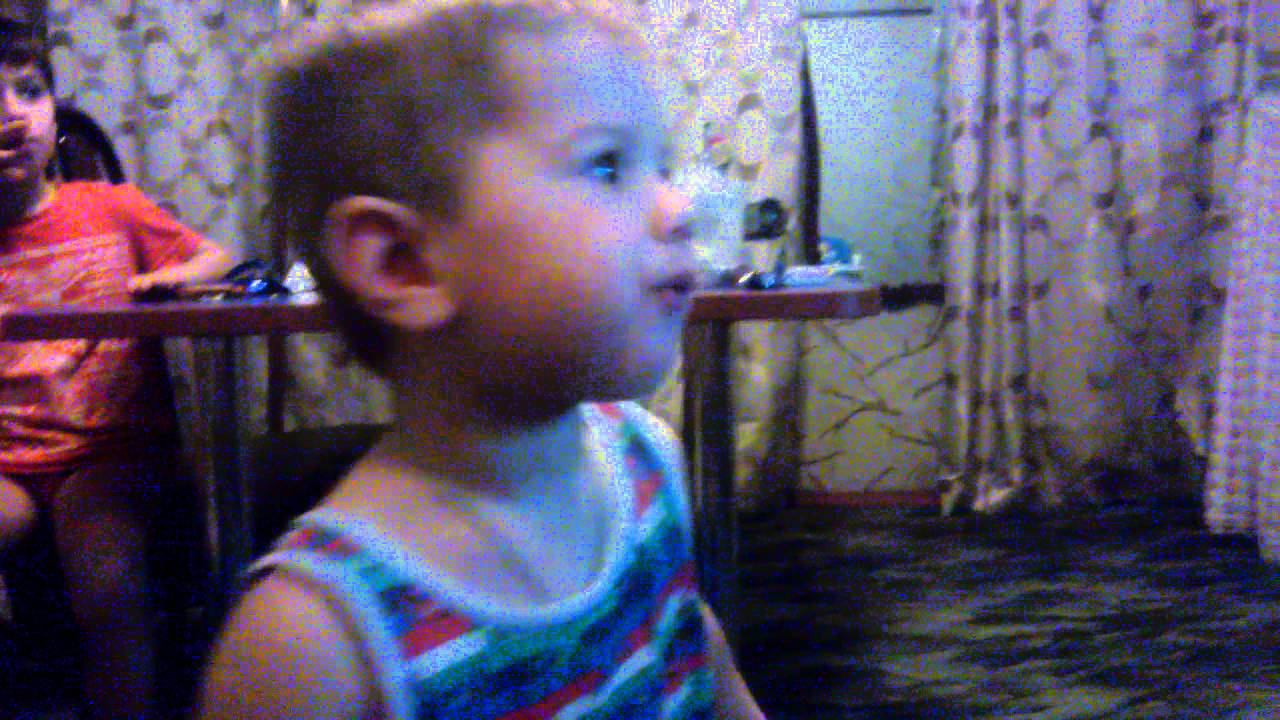 02.01.2015 Ваня впервые в жизни ест конфету смотреть онлайн