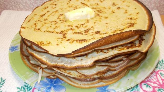 Простые блины на молоке