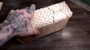 шкатулки "купюрницы". резьба по дереву, плюс выжигание. в процессе изготовления