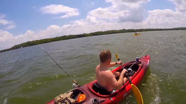Old Town Vapor 10 Angler Kayak In Choppy Windy Water смотреть онлайн
