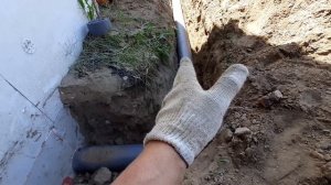 прокладка канализационной трубы
