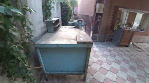 Слесарный стол с тисками и наковальней из СССР 1982 года