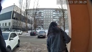 Видеодомофон сразу рассказал кто, когда и где. Ссыкуны атакуют подъезды.