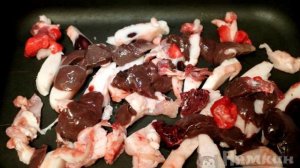 Картофель с кроличьими потрошками в духовке