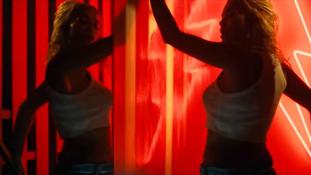 Rita Ora на Новой Волне смотреть онлайн