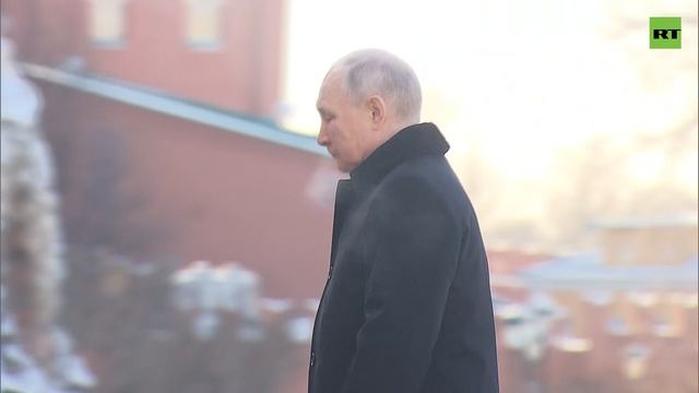 Путин возложил цветы к Могиле Неизвестного Солдата у Кремлёвской стены
