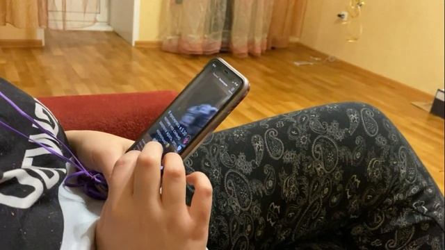 ПРАНК НАД ДЕВУШКОЙ ! РАЗРЕЗАЛ НАУШНИКИ ! ПОДАРИЛ Air Pods :3 TUZELITY DANCE смотреть онлайн