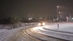 Ваз 2102 на стоке едет боком.