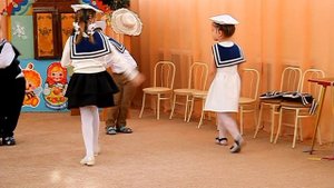 Анютин утренник танец моряка часть1