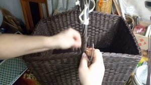Ручка для корзины из газетных трубочек