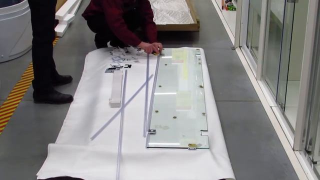 Распашная с глухим стеклом смотреть онлайн