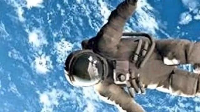 ПОЛЕТЫ ВО СНЕ-WALKING IN SPACE(ОГРОМНЫЙ КОСМОС) смотреть онлайн