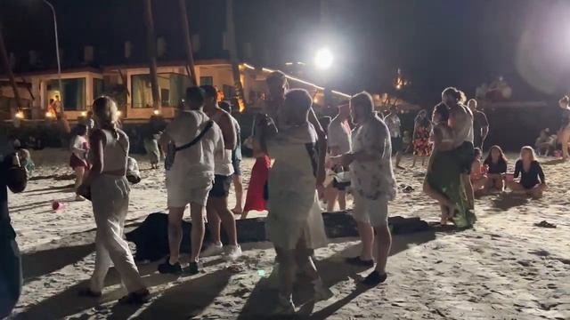 ⁴ᴷ [HDR] FULL MOON PARTY ? Night party life | Walk along Haad Rin beach on Koh Phangan ? смотреть онлайн