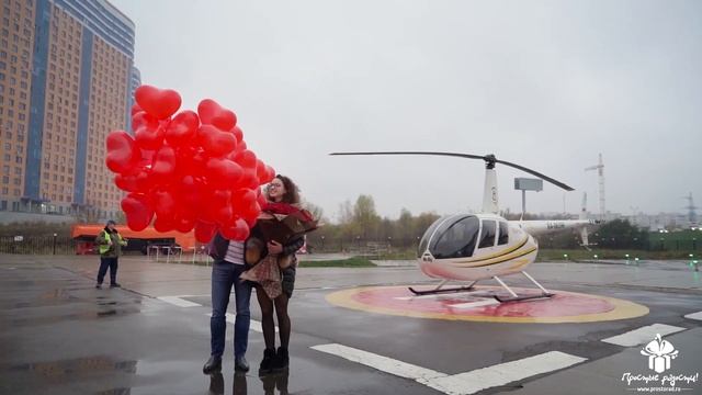 Красивейшее предложение руки и сердца на вертолёте с гигантской надписью и романтичным продолжением смотреть онлайн