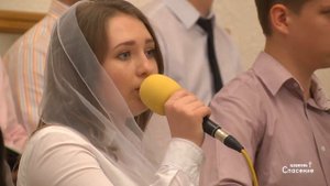 В двери закрытые поздней порой / Песня