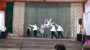 Смешная сценка на 8 марта в школе