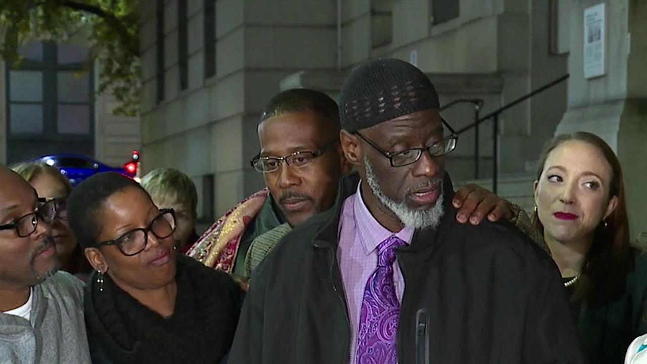 В США на свободу вышли трое мужчин, которые провели за решеткой 36 лет из-за судебной ошибки