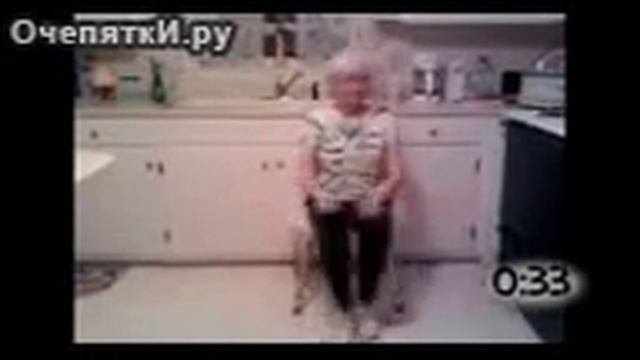 Пожилые люди зажигают