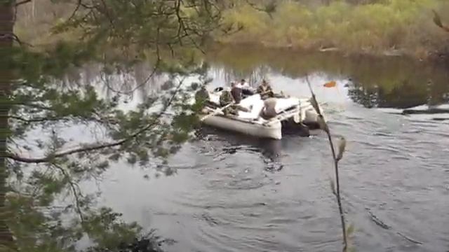 Надувной катамаран с распашными вёслами смотреть онлайн