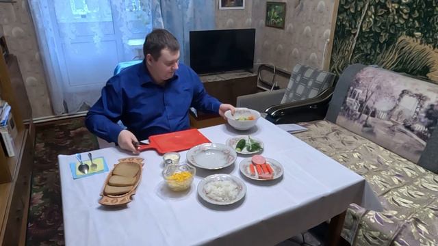 Салат с крабовыми палочками и кукурузой смотреть онлайн