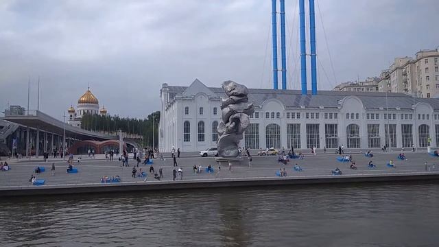 Большая глина № 4 на Болотной набережной, рядом со зданием бывшей электростанции ГЭС 2