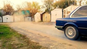BMW e30 V8  3UZ-fe нашел асфальт в гаражах.