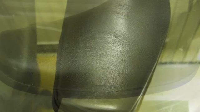 Kenneth Cole Reaction Keeping Note смотреть онлайн