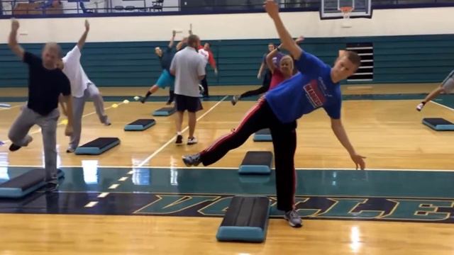 Balancing Transferring Weight and Team Coopeartion Activities in Physical Education