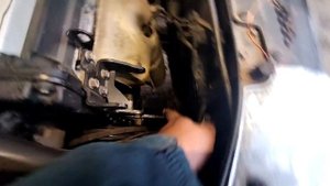 Снятие генератора на  KIA Rio