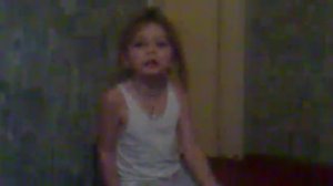 Девочка 5 лет красиво поет. Кавер. Комисар