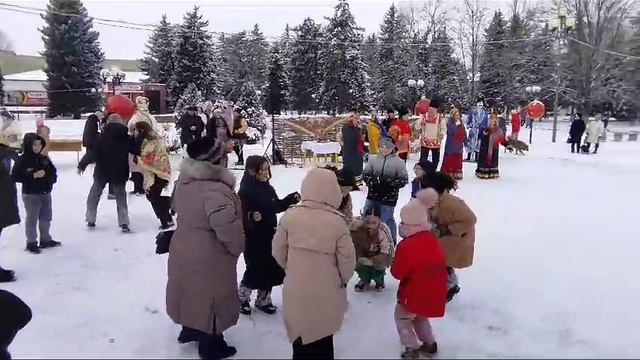 "Три белых коня"
Вокальная группа " Традиция"
Руководитель Ирина Водогрецкая 13.01.2024г. смотреть онлайн