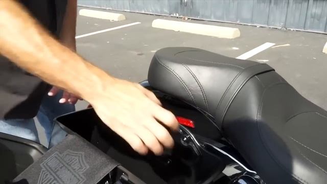 2013 Harley-Davidson Dyna Switchback смотреть онлайн